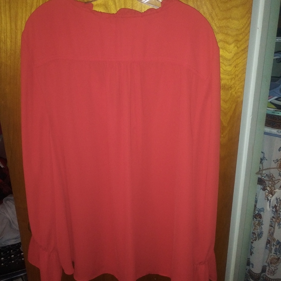 Gibson + Latimer Blouse - Picture 3 of 3